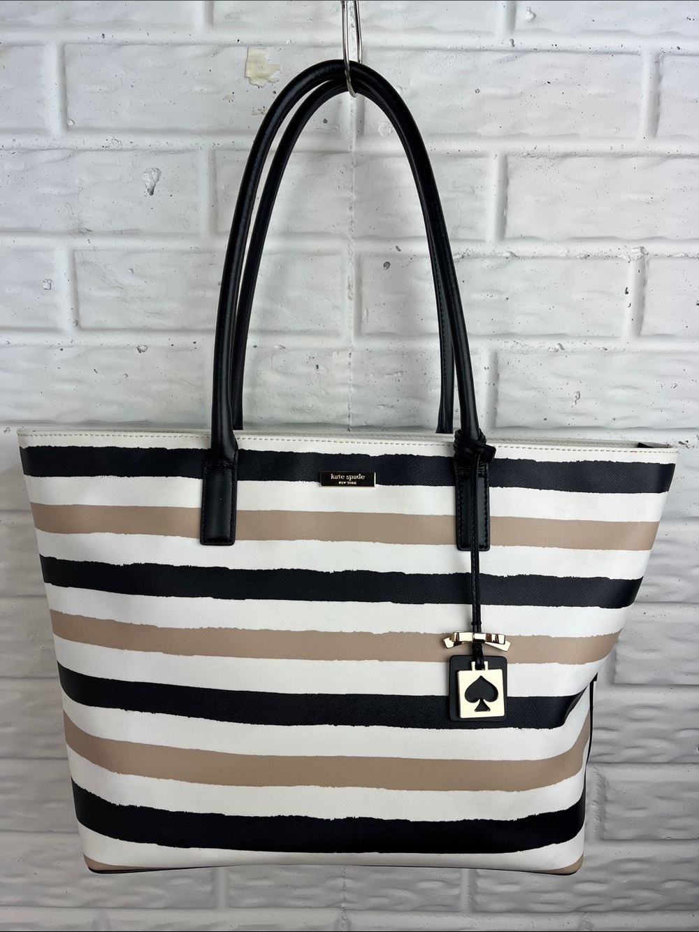 KATE SPADE NEW YORK Grant Street Jules Large Tote Tan White Black Stripe